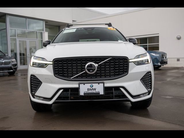 2022 Volvo XC60 R-Design