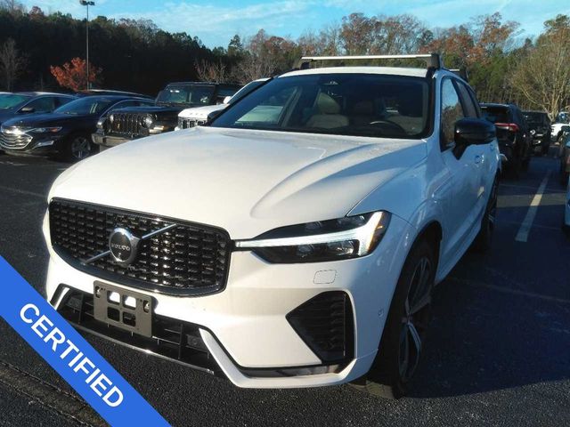 2022 Volvo XC60 R-Design