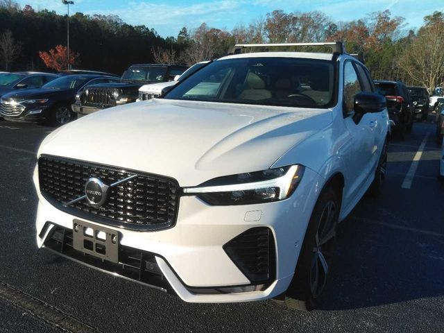 2022 Volvo XC60 R-Design