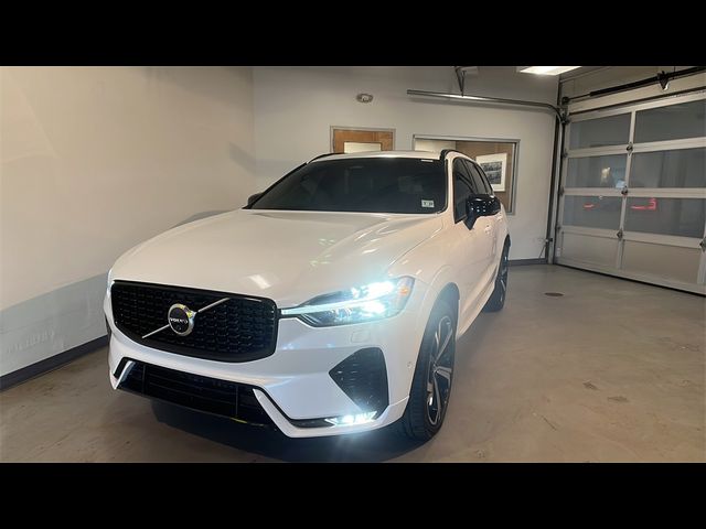 2022 Volvo XC60 R-Design