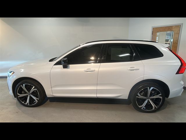 2022 Volvo XC60 R-Design