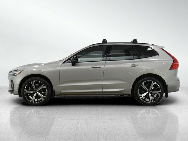 2022 Volvo XC60 R-Design