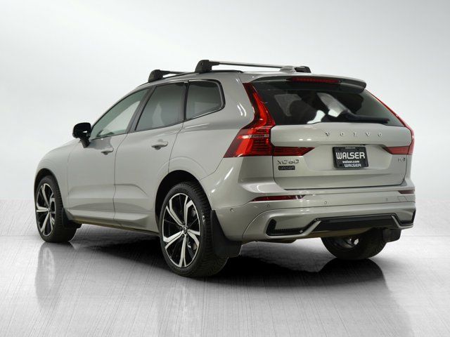 2022 Volvo XC60 R-Design