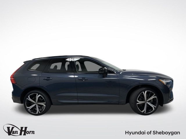 2022 Volvo XC60 R-Design