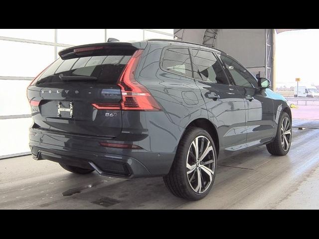 2022 Volvo XC60 R-Design