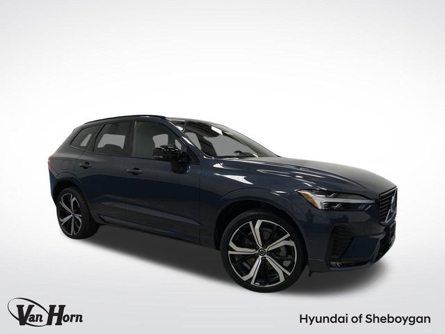 2022 Volvo XC60 R-Design