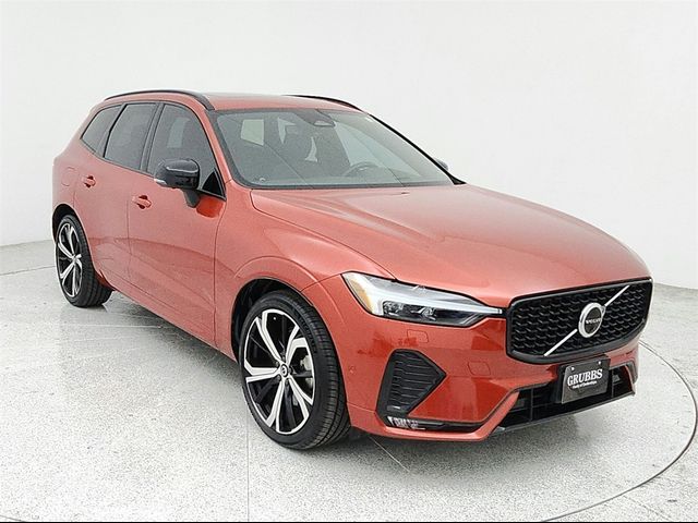 2022 Volvo XC60 R-Design