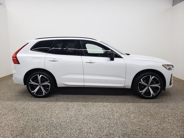 2022 Volvo XC60 R-Design