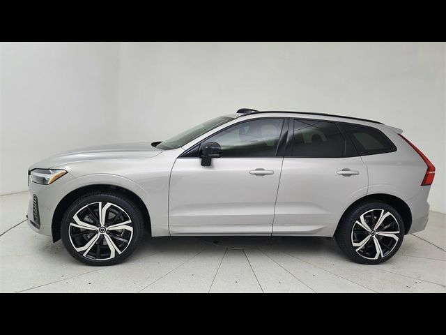 2022 Volvo XC60 R-Design