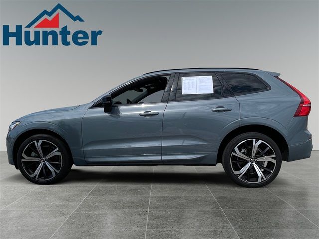 2022 Volvo XC60 R-Design