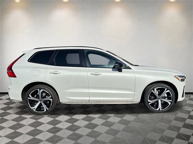 2022 Volvo XC60 R-Design