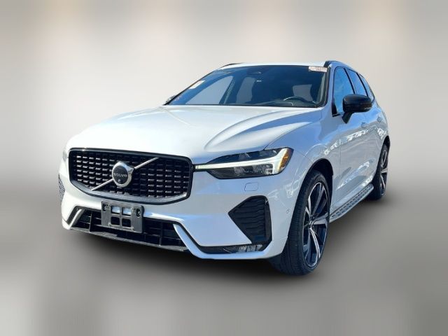 2022 Volvo XC60 R-Design