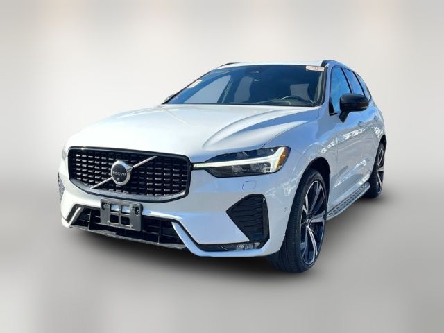 2022 Volvo XC60 R-Design