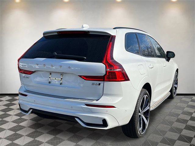 2022 Volvo XC60 R-Design