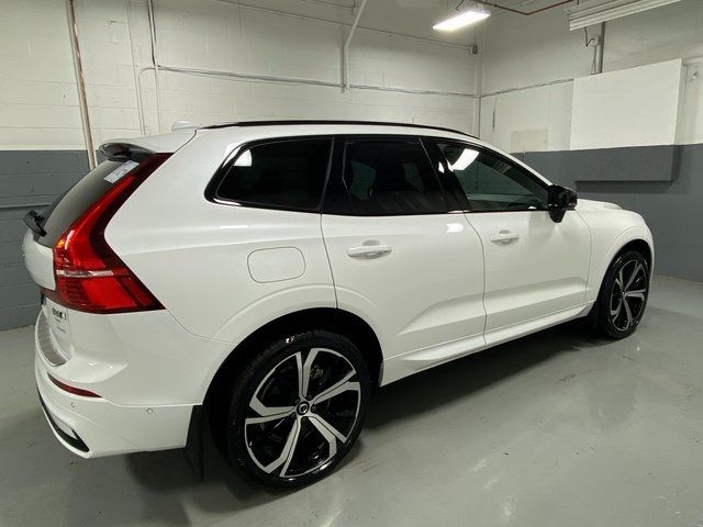 2022 Volvo XC60 R-Design