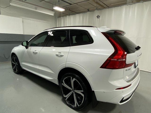 2022 Volvo XC60 R-Design