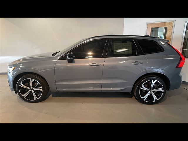 2022 Volvo XC60 R-Design