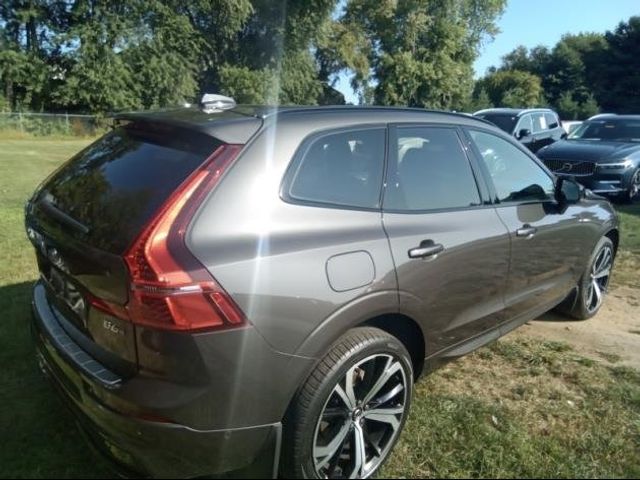 2022 Volvo XC60 R-Design