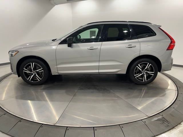 2022 Volvo XC60 R-Design