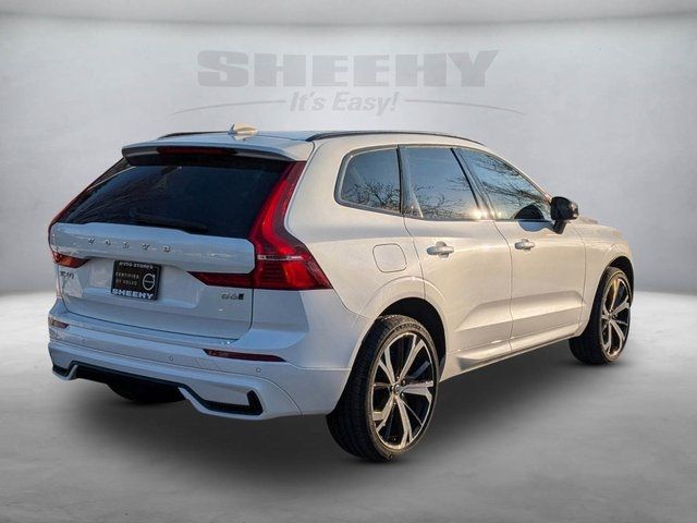 2022 Volvo XC60 R-Design