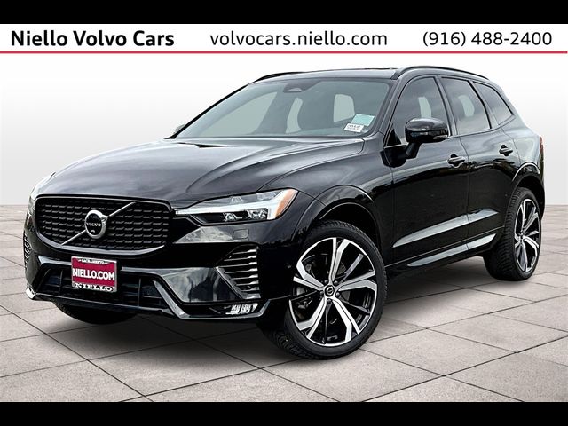 2022 Volvo XC60 R-Design