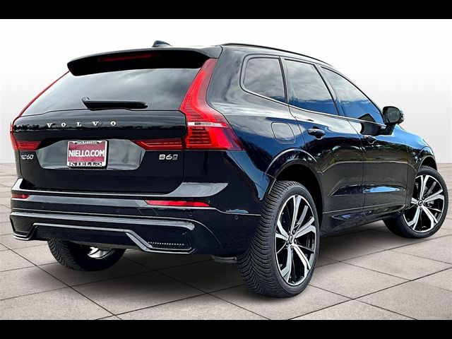 2022 Volvo XC60 R-Design