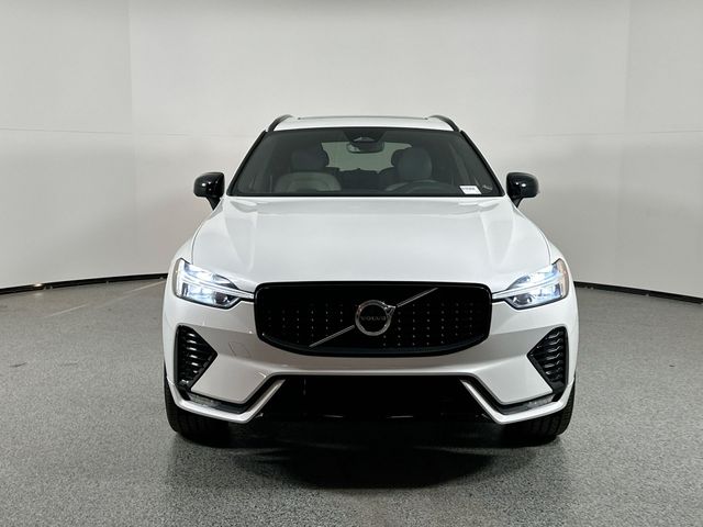 2022 Volvo XC60 R-Design