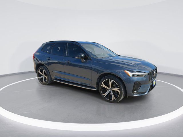 2022 Volvo XC60 R-Design