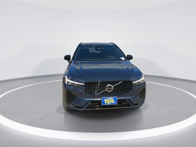 2022 Volvo XC60 R-Design