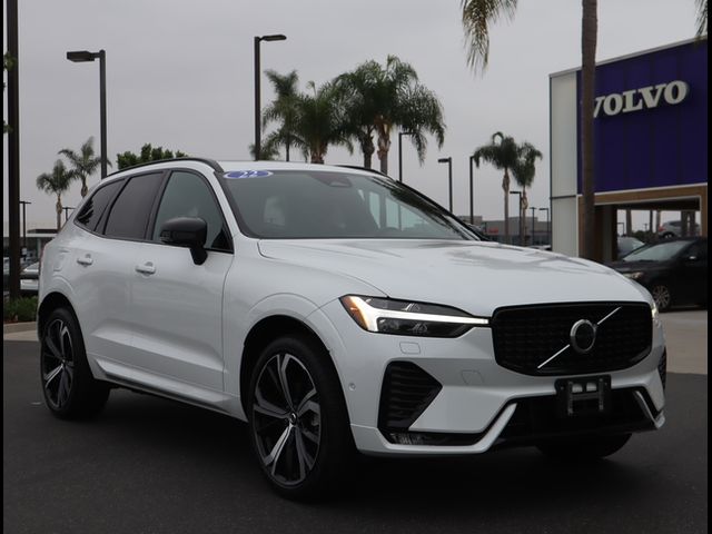 2022 Volvo XC60 R-Design