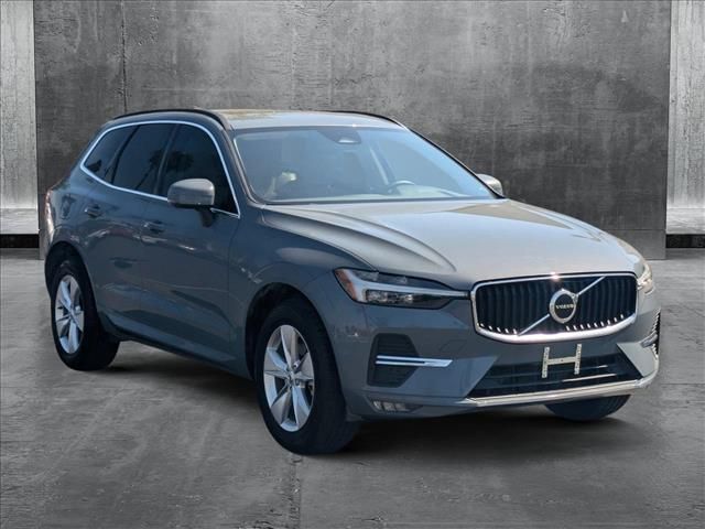 2022 Volvo XC60 Momentum