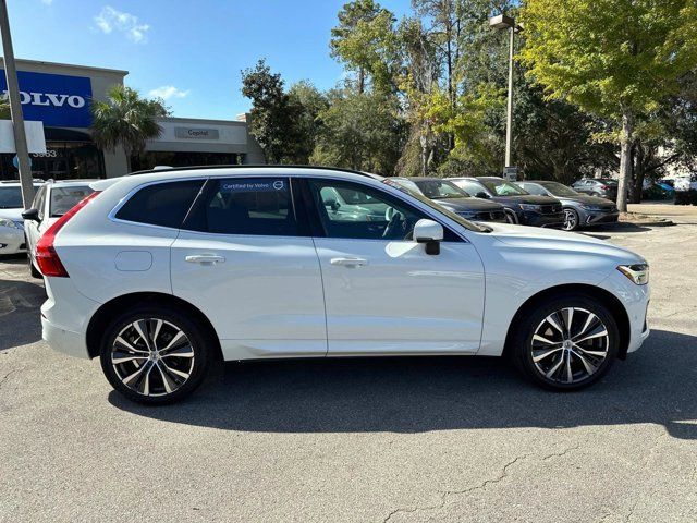 2022 Volvo XC60 Momentum