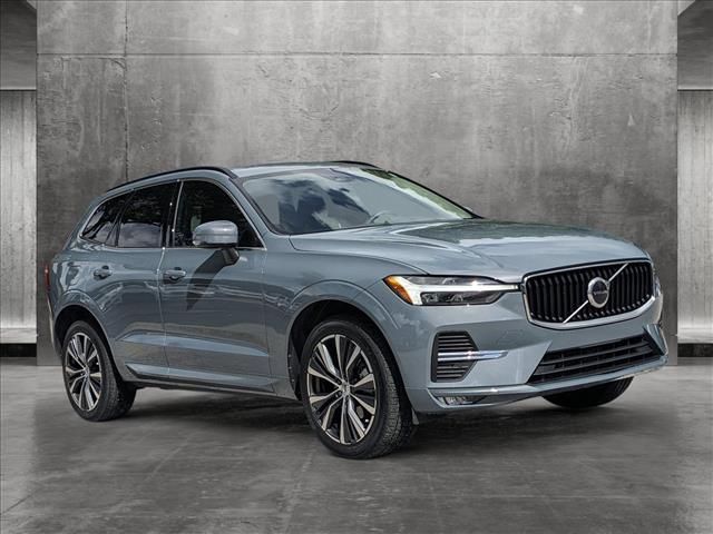 2022 Volvo XC60 Momentum