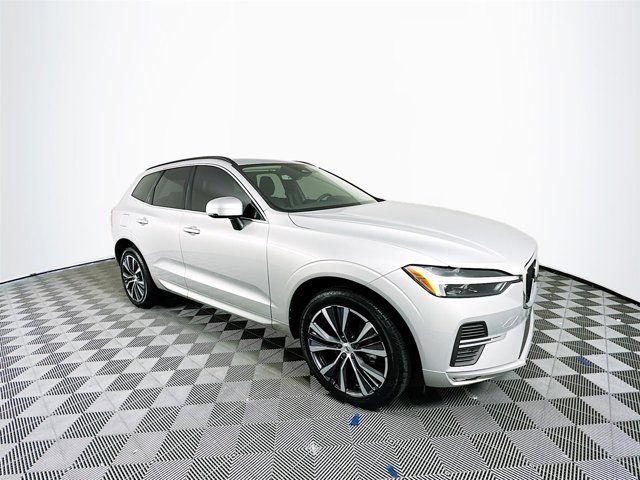 2022 Volvo XC60 Momentum