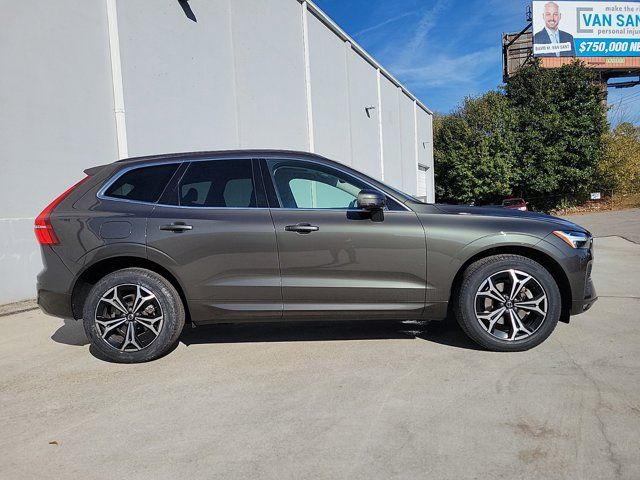 2022 Volvo XC60 Momentum