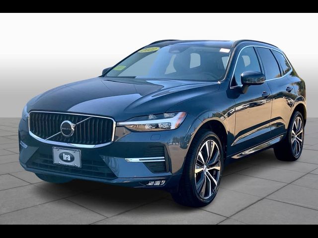 2022 Volvo XC60 Momentum