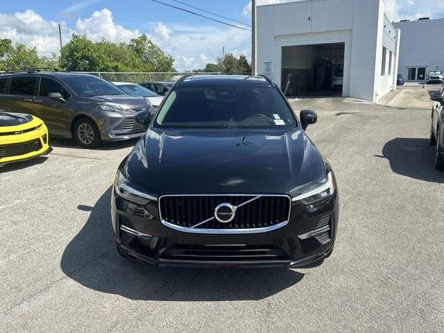 2022 Volvo XC60 Momentum