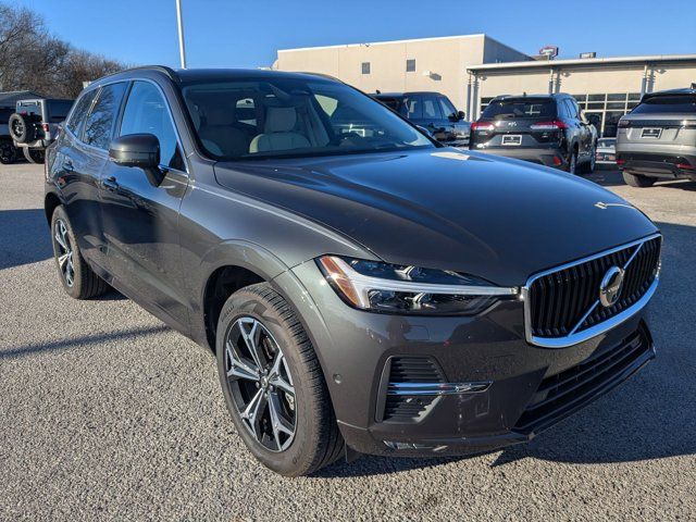 2022 Volvo XC60 Momentum