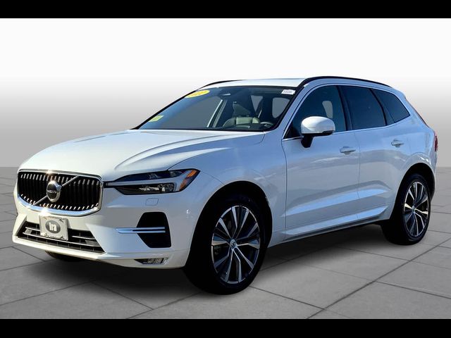 2022 Volvo XC60 Momentum