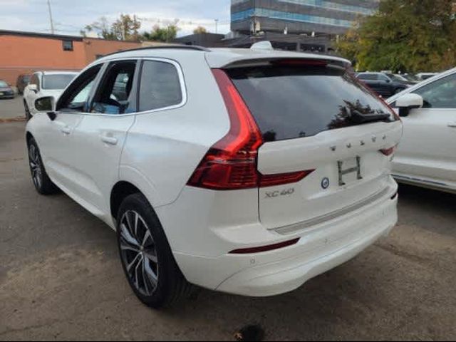 2022 Volvo XC60 Momentum