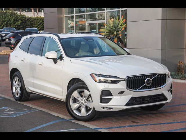 2022 Volvo XC60 Momentum