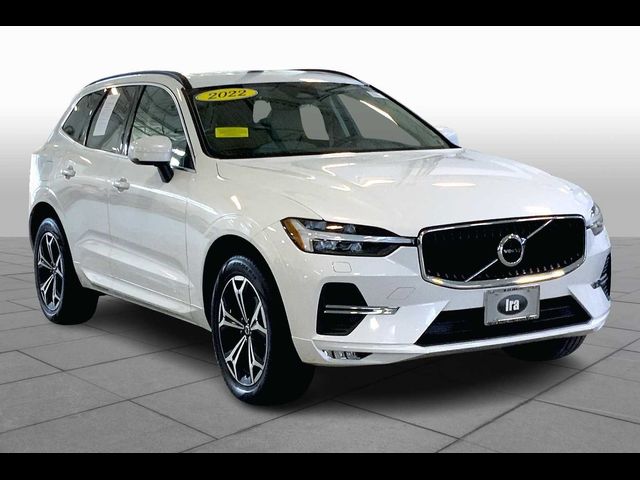 2022 Volvo XC60 Momentum