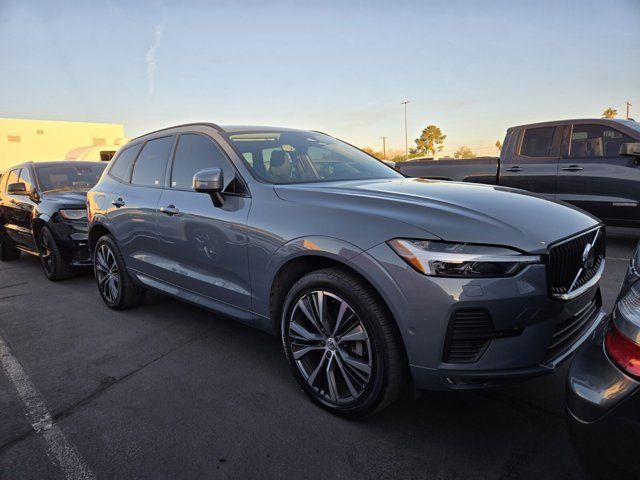 2022 Volvo XC60 Momentum