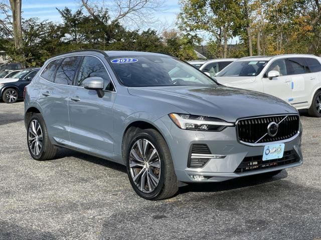 2022 Volvo XC60 Momentum