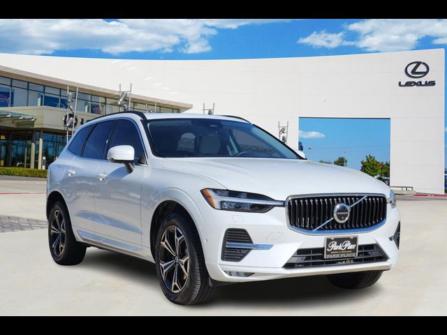 2022 Volvo XC60 Momentum