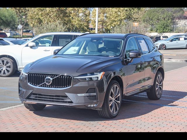 2022 Volvo XC60 Momentum