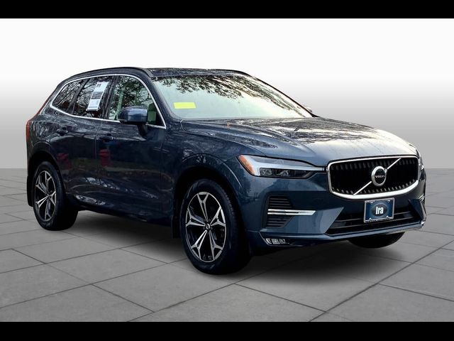 2022 Volvo XC60 Momentum