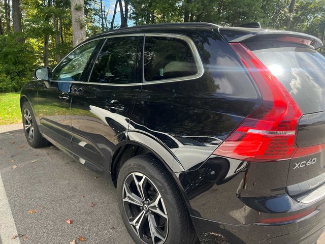 2022 Volvo XC60 Momentum