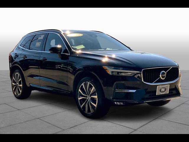 2022 Volvo XC60 Momentum