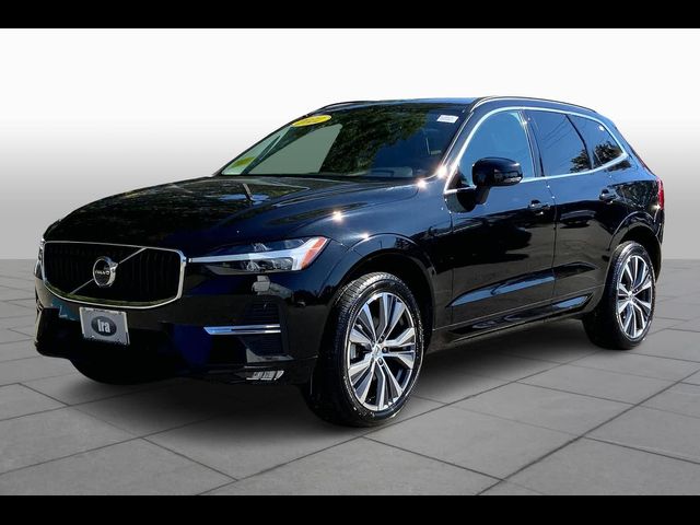 2022 Volvo XC60 Momentum